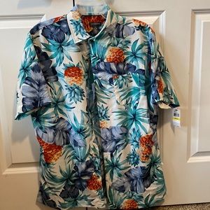 Van Huesen Hawaiian Shirt